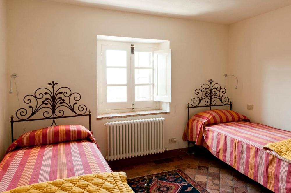Castello Di Rocca Grimalda Guest House Bagian luar foto