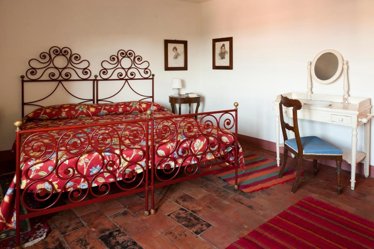 Castello Di Rocca Grimalda Guest House Bagian luar foto
