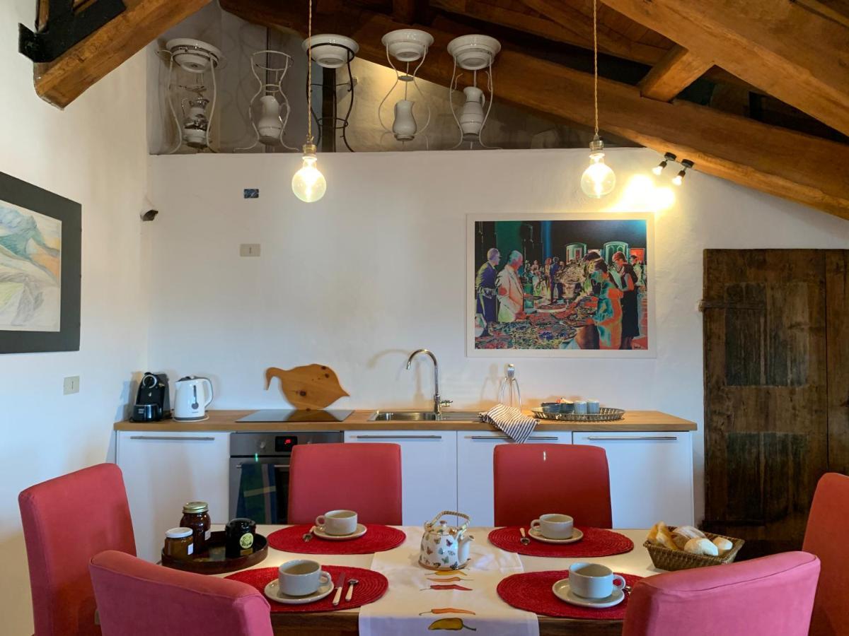 Castello Di Rocca Grimalda Guest House Bagian luar foto
