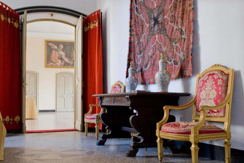 Castello Di Rocca Grimalda Guest House Bagian luar foto